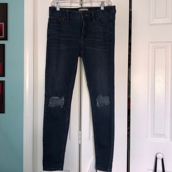 FREE PEOPLE RIPPED SKINNY JEANS - Picture 2 of 4